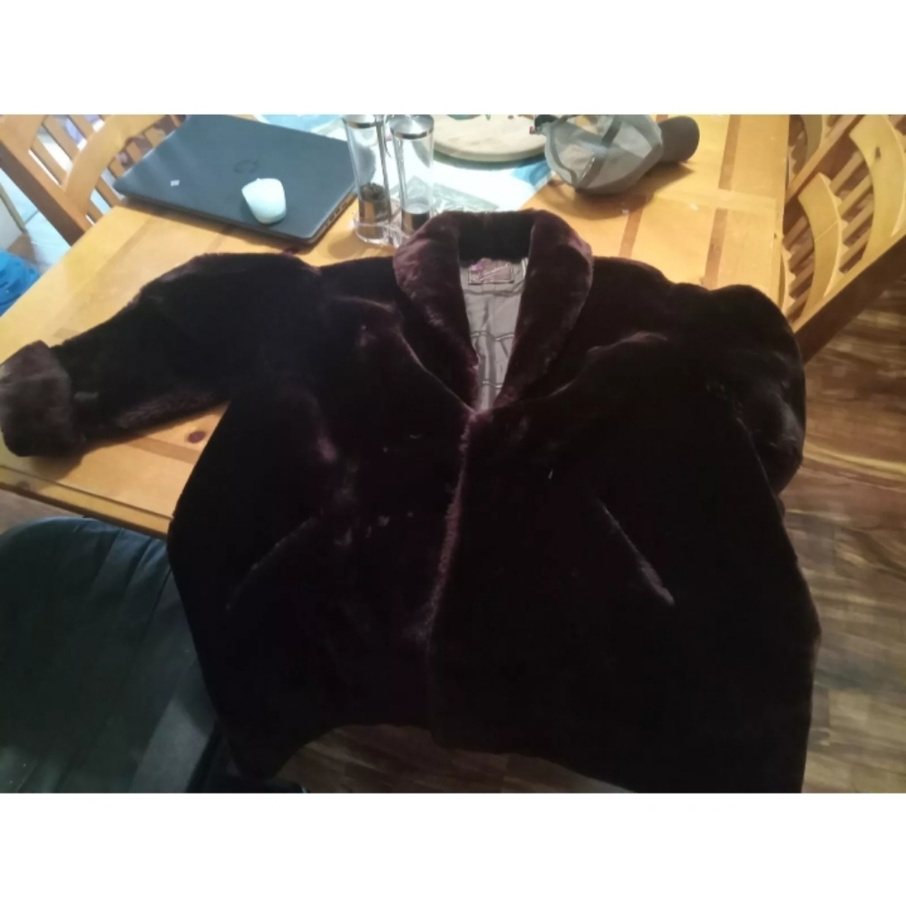 Vintage 40s/50s!! A.E Troutman CO Dark Brown Fur Coat! Warm And Soft!!